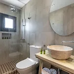 Villa Golden With Private Pool Vivlos