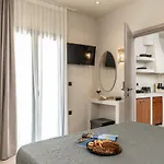 Golden With Private Pool * Vivlos