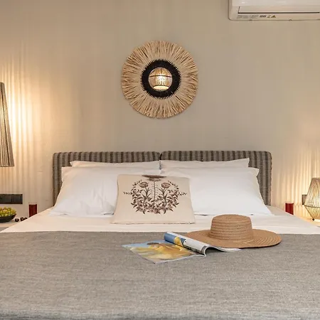 Golden With Private Pool Vila