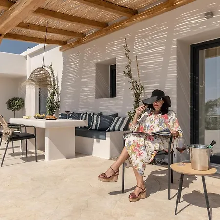 Golden With Private Pool * Vivlos
