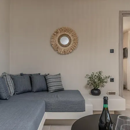 Golden With Private Pool Vila