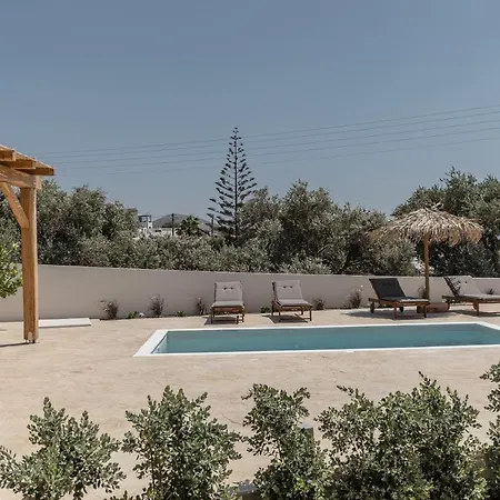 Golden With Private Pool Vila