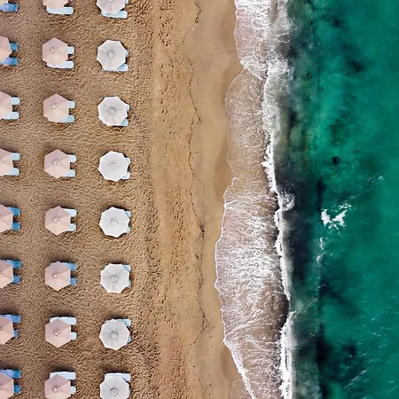 Golden With Private Pool * Vivlos