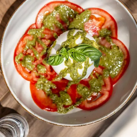 Golden With Private Pool Vívlos