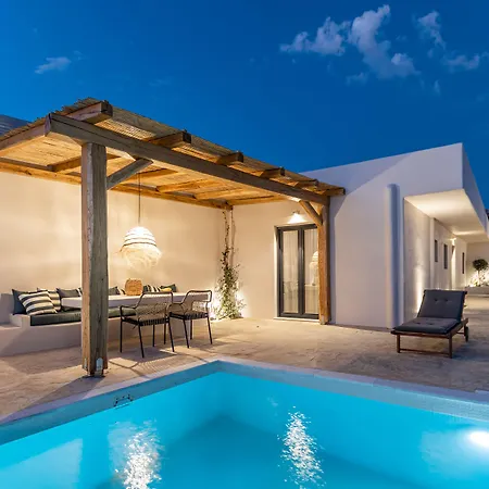Golden With Private Pool Vívlos