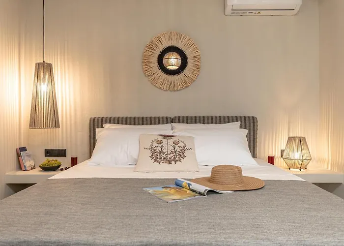 Golden With Private Pool 别墅