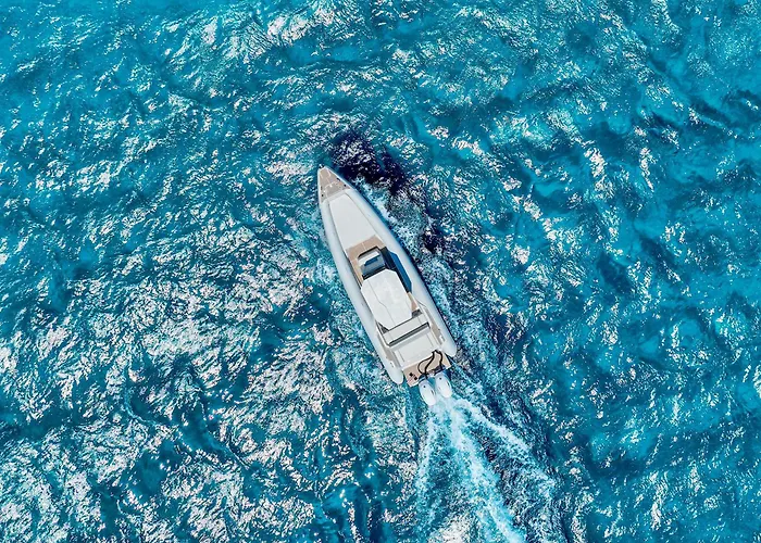 Golden With Private Pool 别墅